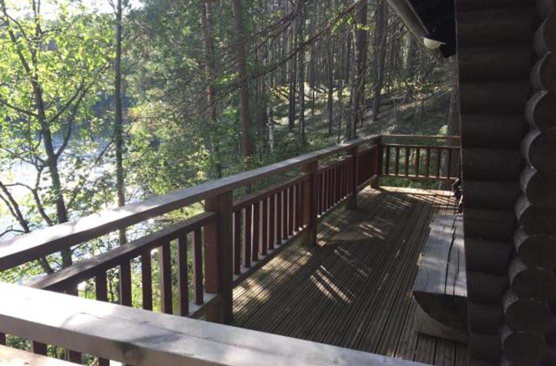 Die Saunaterrasse der Parkwächterhütte