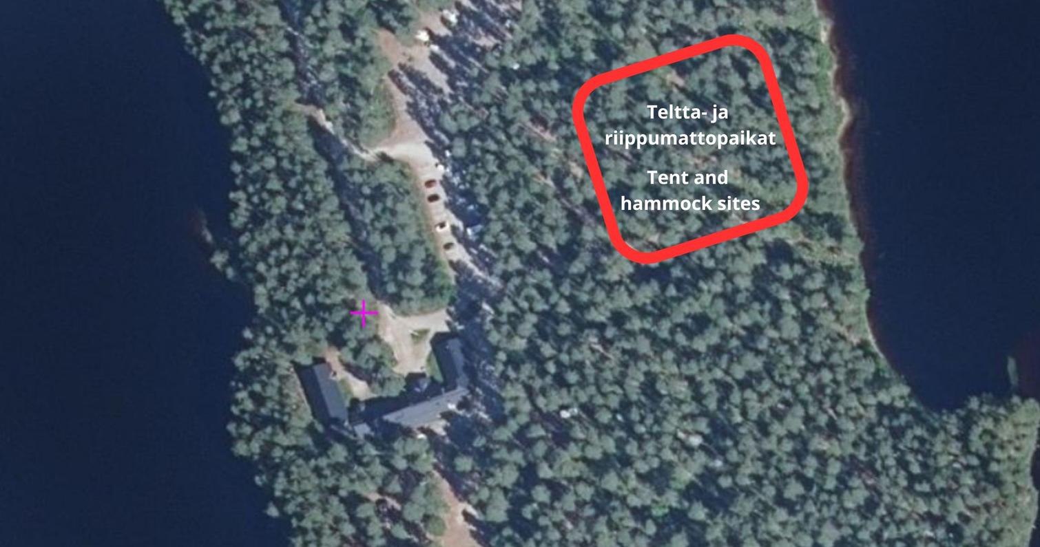 Flygfoto över tältområdets läge i Petraniemi, Petkeljärvi nationalpark, Petkeljärvi centrum