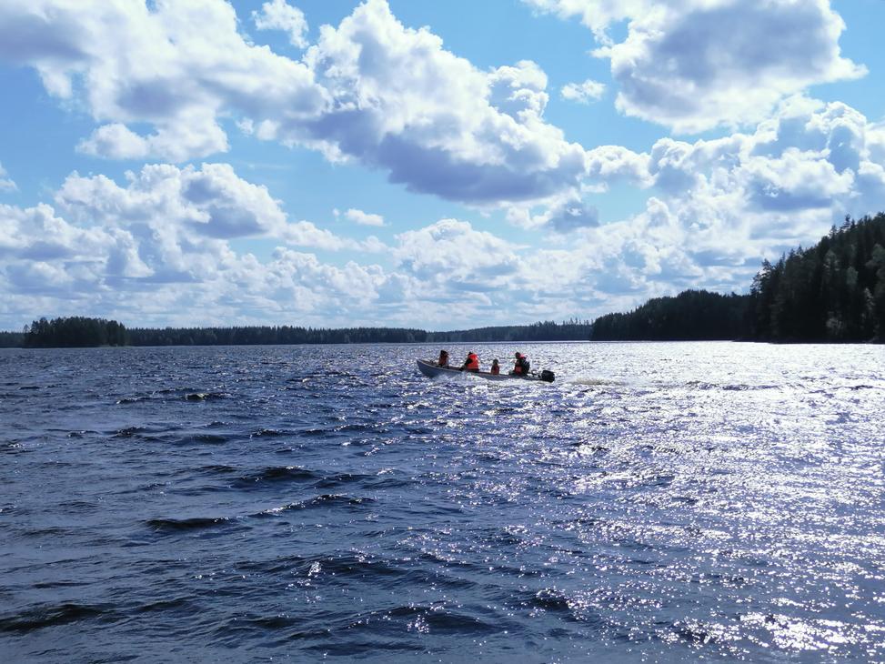 Opastetut veneretket Petkeljärven kansallispuistossa
