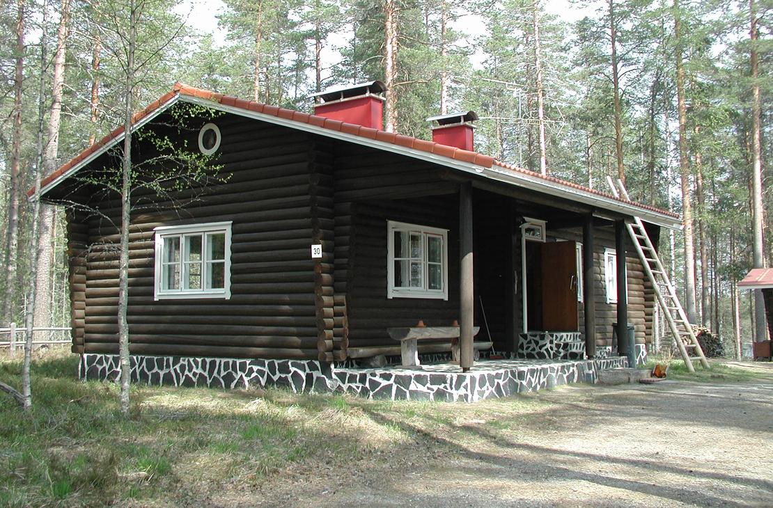 Parkwächterhütte im Nationalpark Petkeljärvi