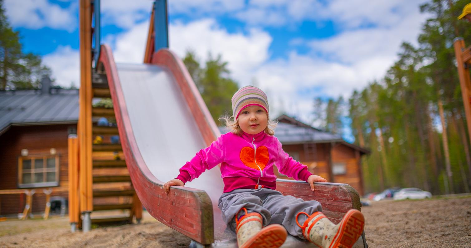 Petkeljärvi-Nationalpark. Petraniemi. Petkeljärvi Center, Kinderrutsche