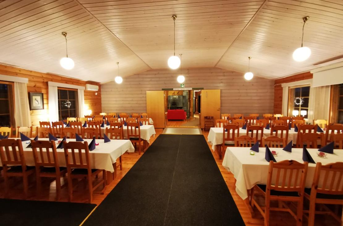 The large hall of the Petkeljärvi hiking center