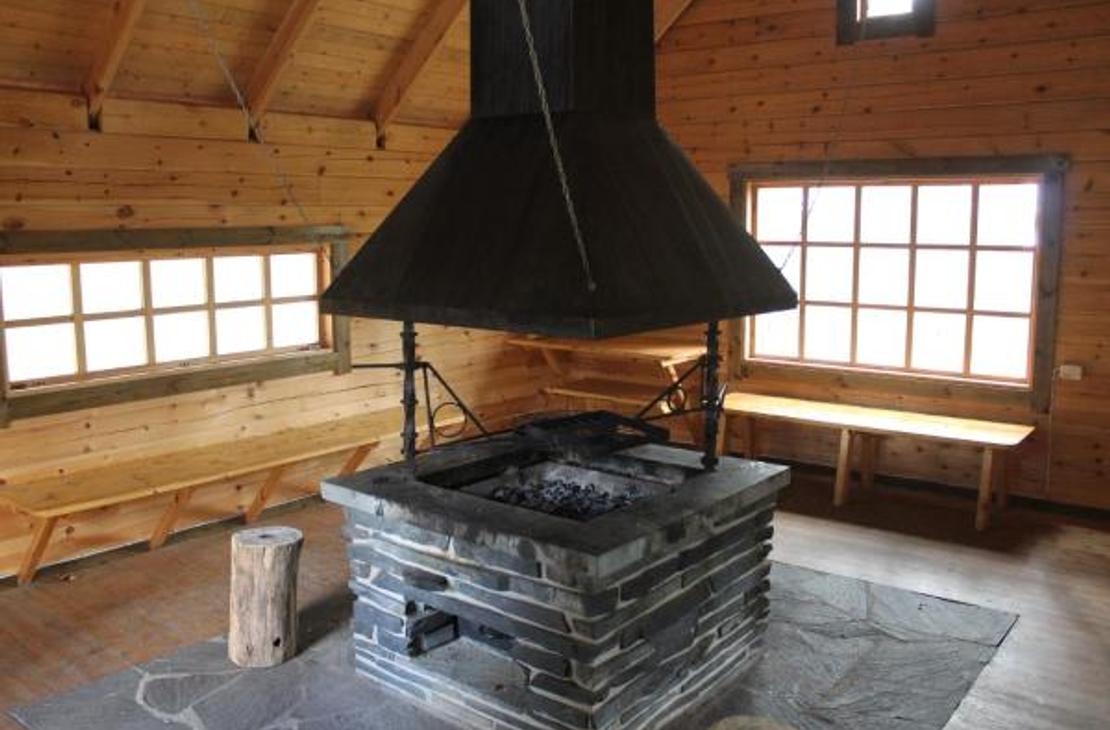 Petkeljärvi eldstad