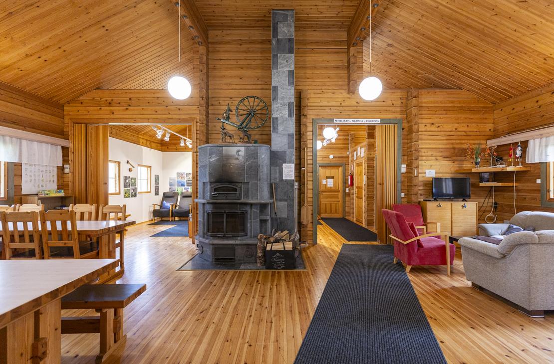 Petkeljärvi nationalpark, Petkeljärvi centrum, öppen spis