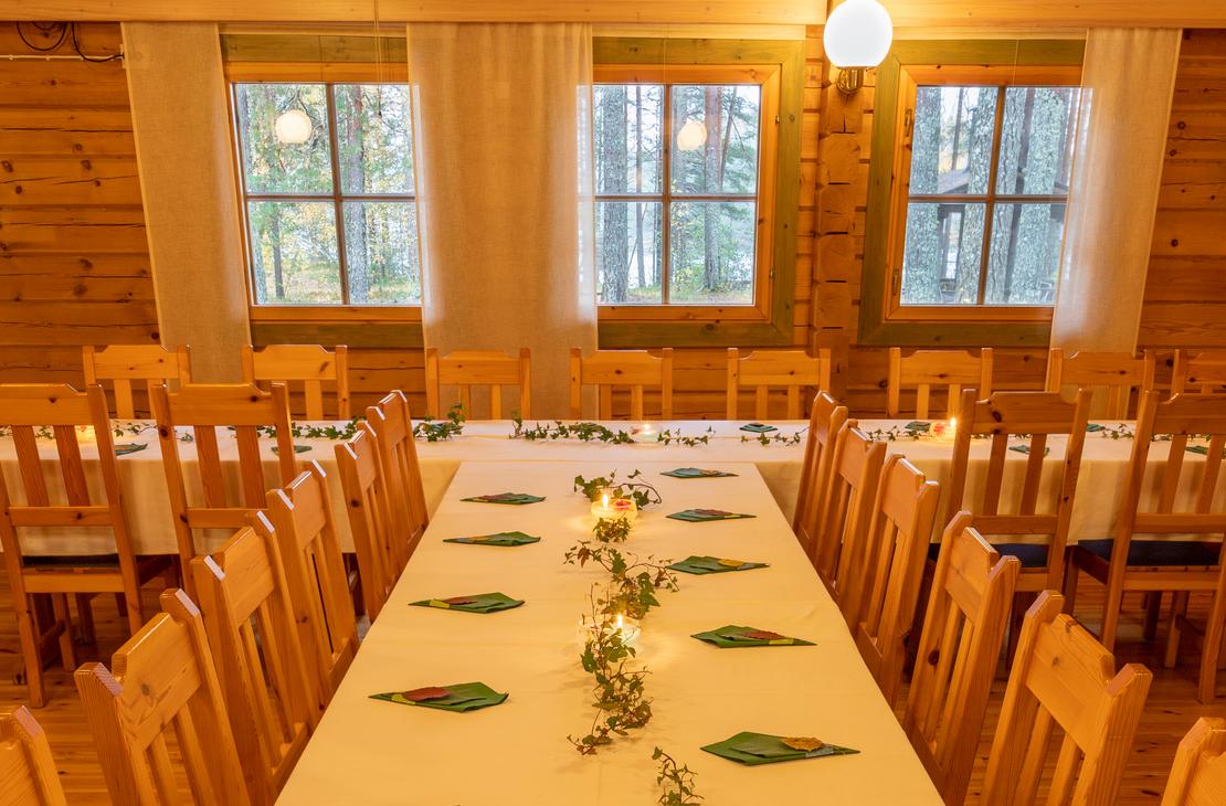 Öppen spis, Petkeljärvi nationalpark, Petkeljärvi centrums vandringscenter