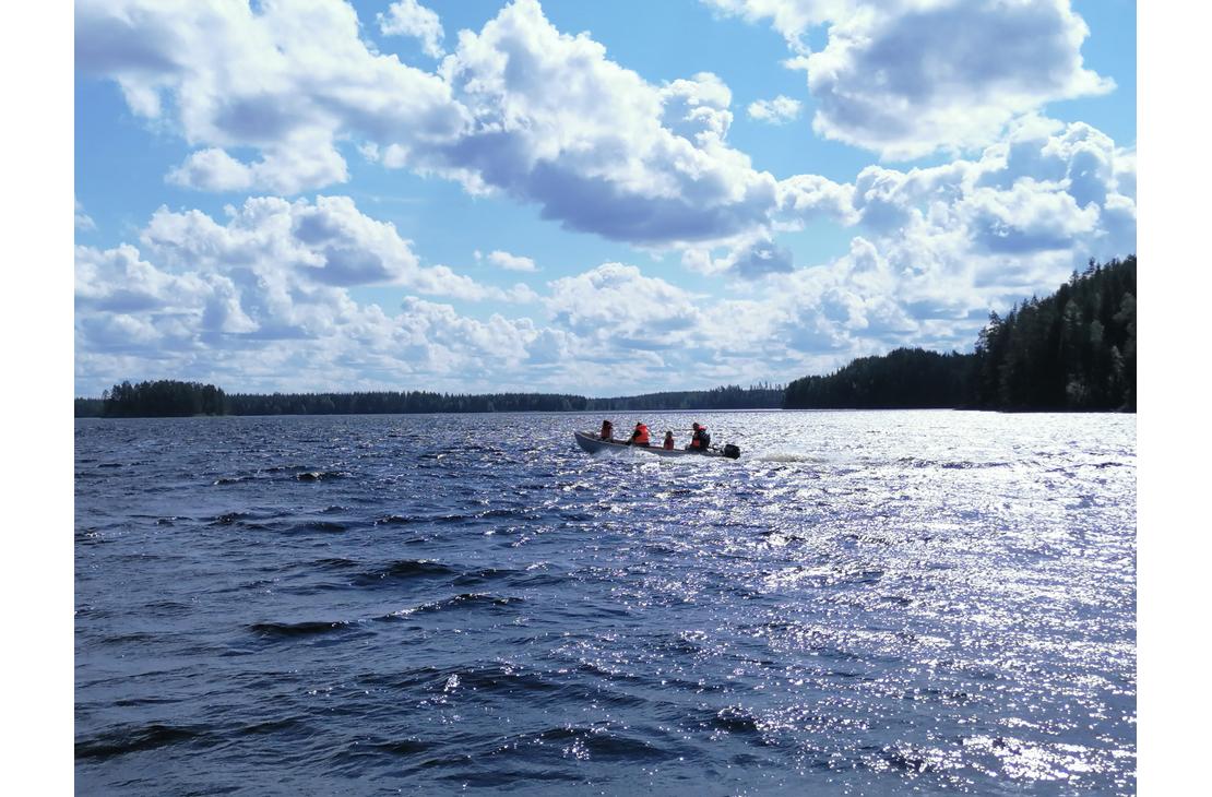 Opastetut veneretket Petkelj&auml;rven kansallispuistossa