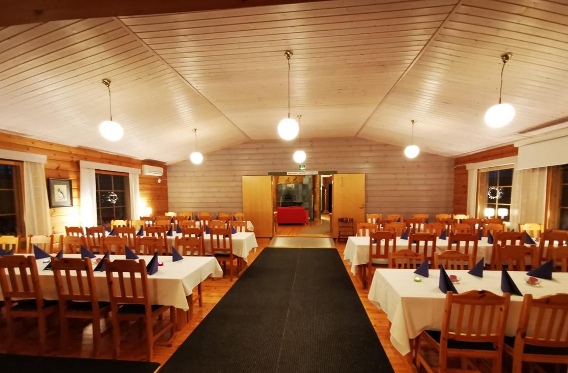 The large hall of the Petkeljärvi hiking center