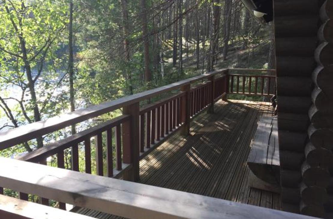 Die Saunaterrasse der Parkwächterhütte