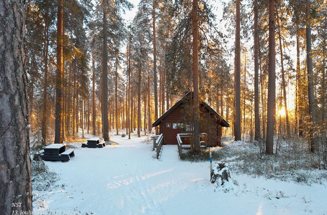 Petkeljärvi lägereldstuga, vinterlandskap
