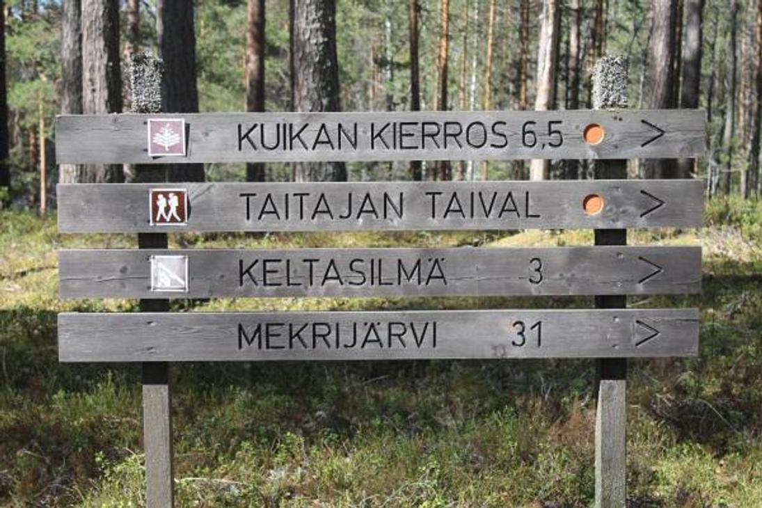 Petkelj&auml;rven rantasaunan laiturin maisemat